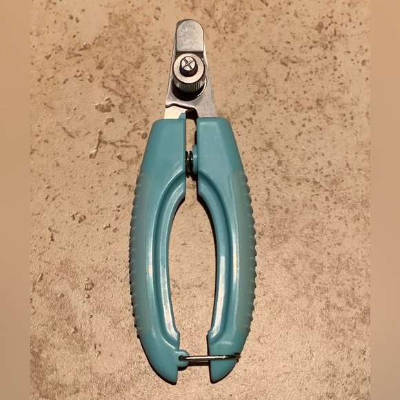 Martha Stewart Pets Nail Clippers With Safety Guard - Picture 2 of 11